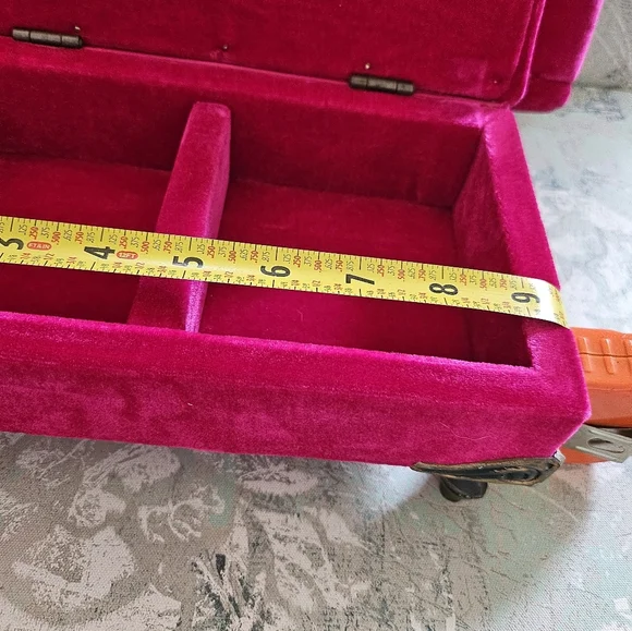 Vintage Fuchsia Hot Pink Velvet Sofa Settee Jewelry Box Storage - Picture 7 of 14